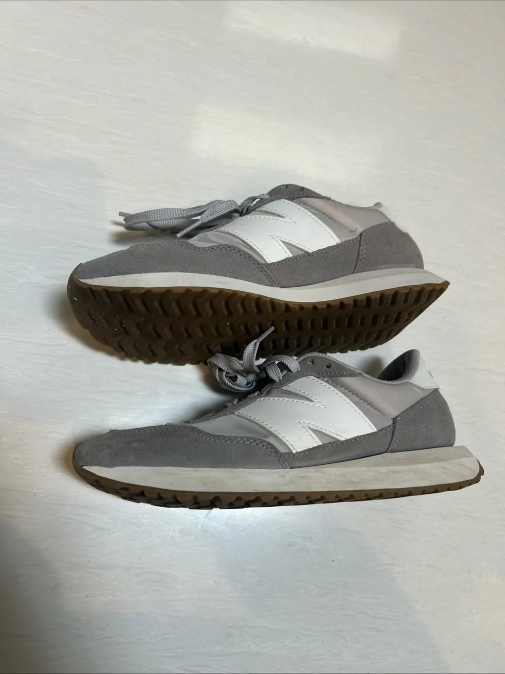 New Balance classic grey